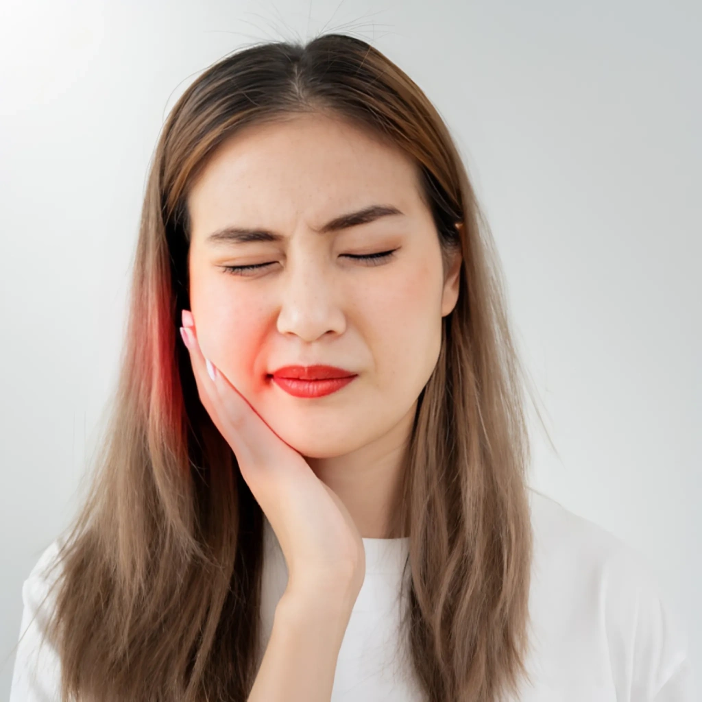 Răng đau nhức tự phát, âm ỉ hoặc dữ dội là dấu hiệu cho thấy cần điều trị tủy